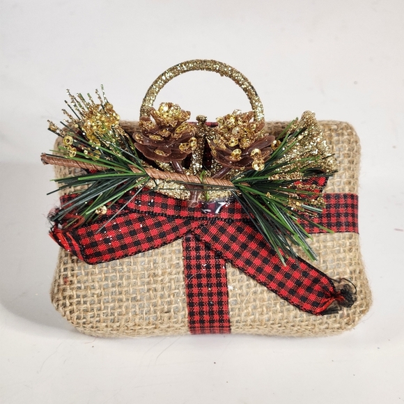 PRESENT & BOW CLIP ON CHRISTMAS ORNAMENT - Picture 7 of 16